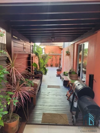 Imagem Apartamento GARDEM, Deck com pergolado em ACM branco, 02 quartos sendo uma suíte em Balneário Camboriú SC