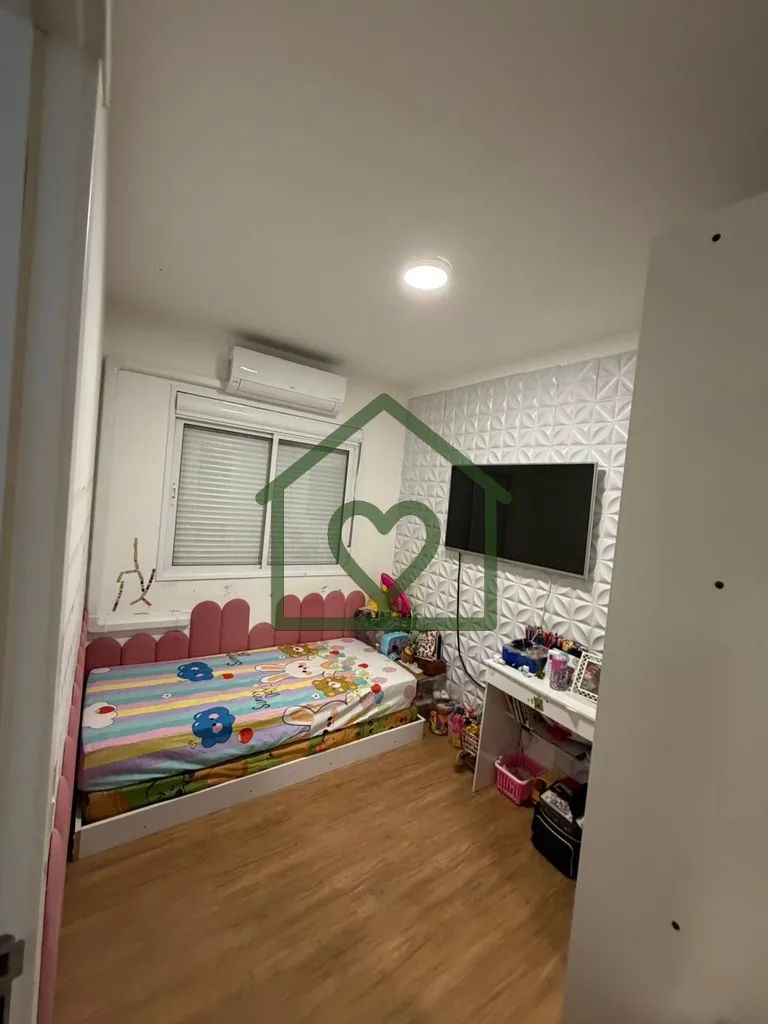 Imagem Oportunidade!!
Apartamento 2 dormitórios, semimobiliado, com vaga, elevador e infra. Piso laminado,...