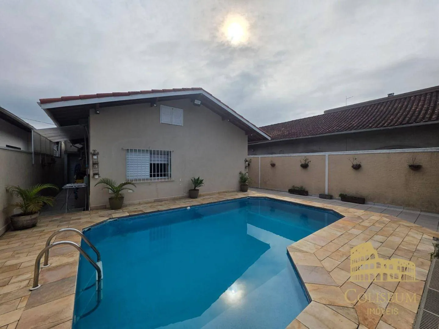 Imagem Casa com 3 dormitórios à venda, 145 m² por R$ 980.000,00 - Vila Caiçara - Praia Grande/SP