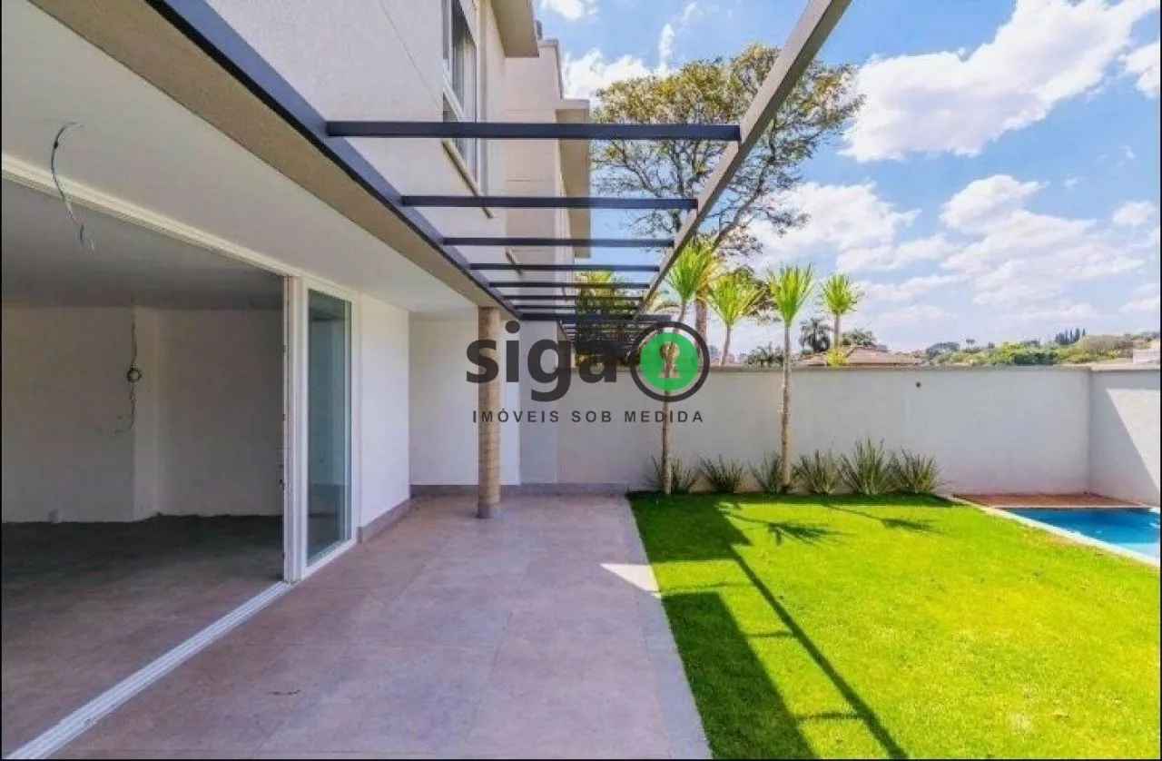 Imagem Casa em Condomínio Fechado com 4 Suítes, Piscina e Quintal Amplo