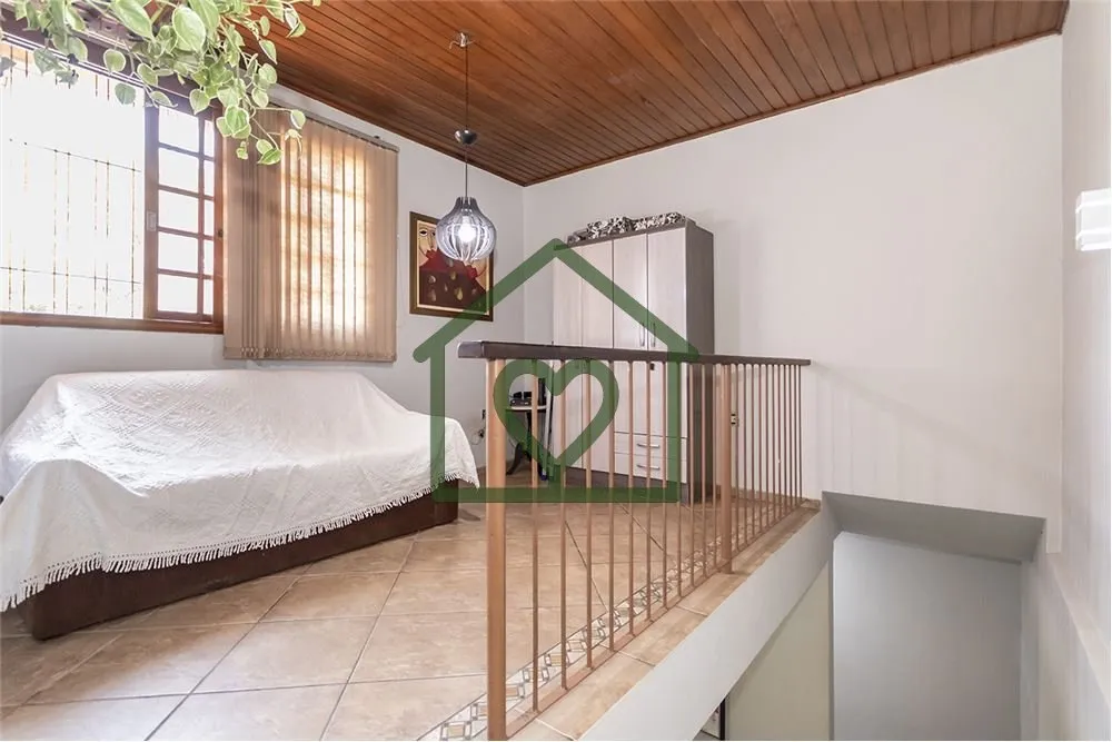 Imagem Casa de rua com 4 DORMITÓRIOS, 2 suítes, 4 vagas e 210m² de área privativa, no bairro Três Figu...