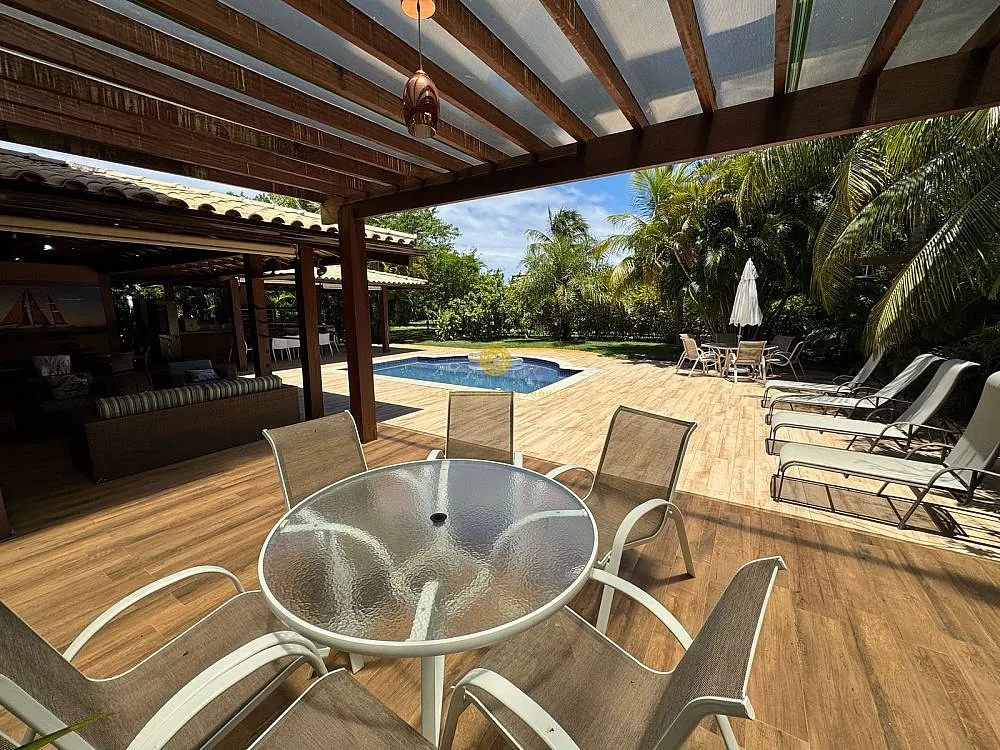Imagem Casa 4 suítes no Condomínio Casas da Praia do Forte-BA