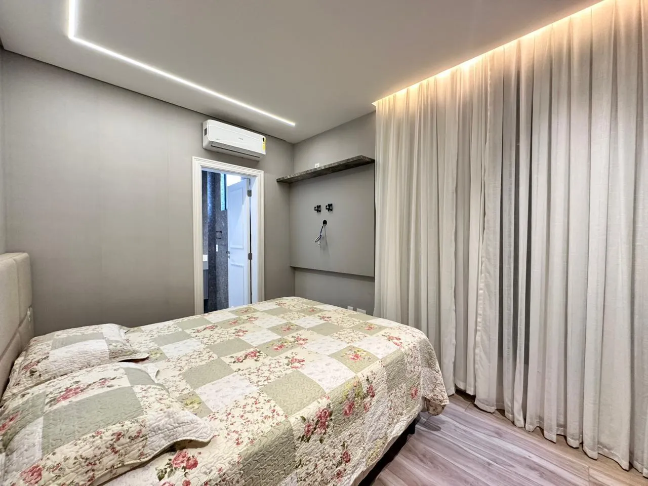 Imagem Apartamento com vista para o mar à venda com 138m2 por R$ 4.250.000,00