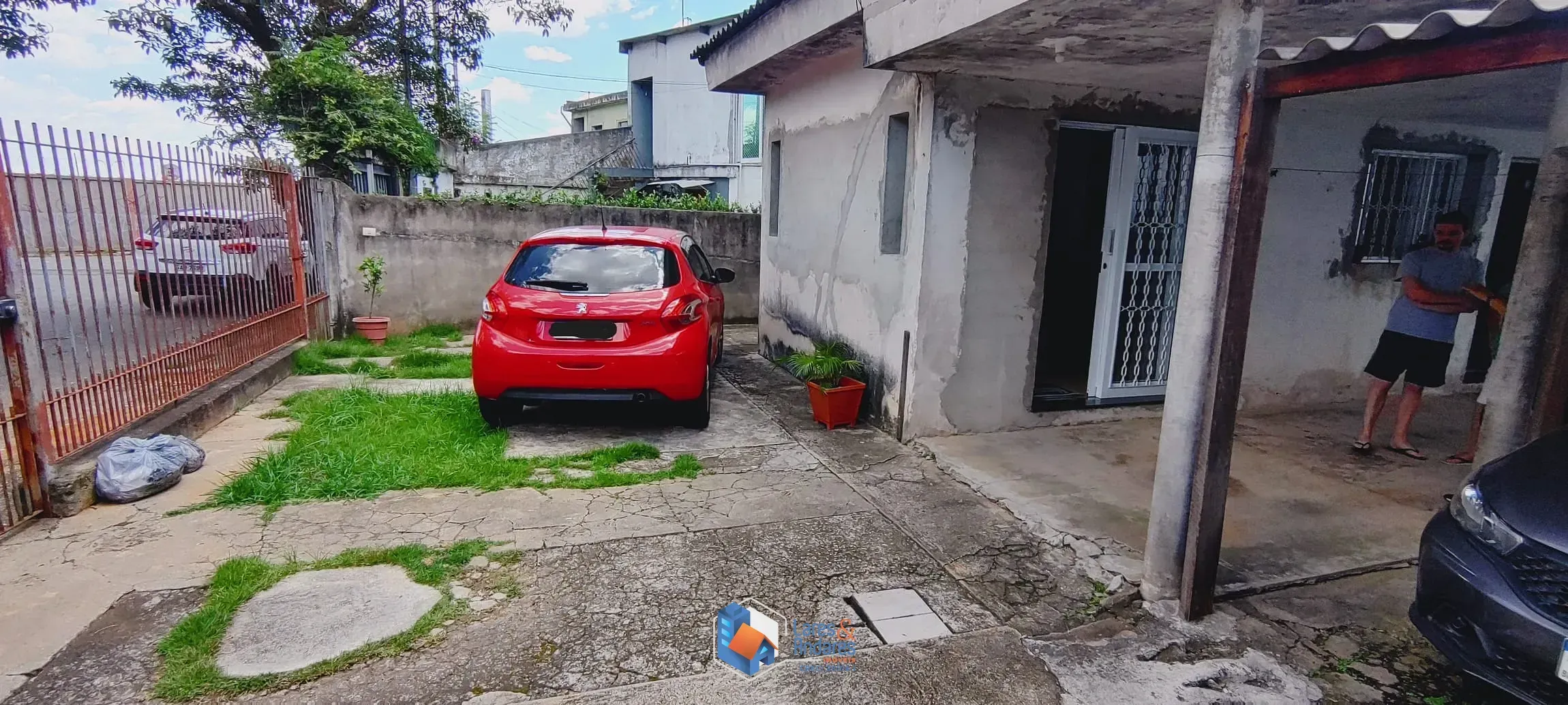 Imagem CASA À VENDA, COM 250 M² QUINTAL ESPAÇOSO, COM MÓVEIS PLANEJADOS NA COZINHA E 4 VAGAS , COM EDÍCULA - JARDIM SYDNEY, SÃO PAULO, SP