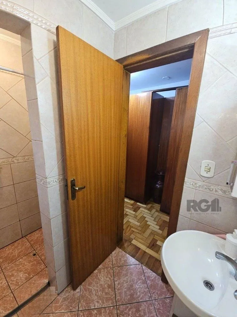 Imagem casa de 5 dormitórios no bairro Glória