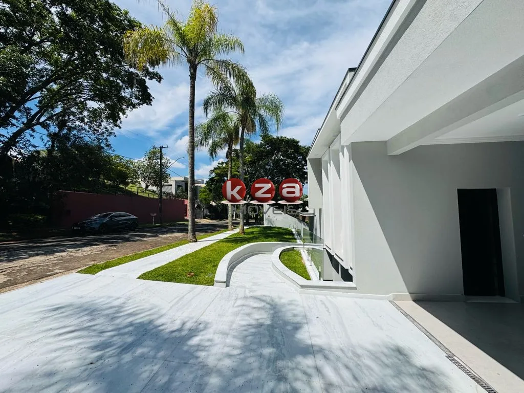 Imagem Casa de Luxo em Condomínio: 5 suítes, 5 salas, 9 banheiros, 4 vagas na cidade de Valinhos-SP, Condomínio Vale do Itamaracá - 760m².