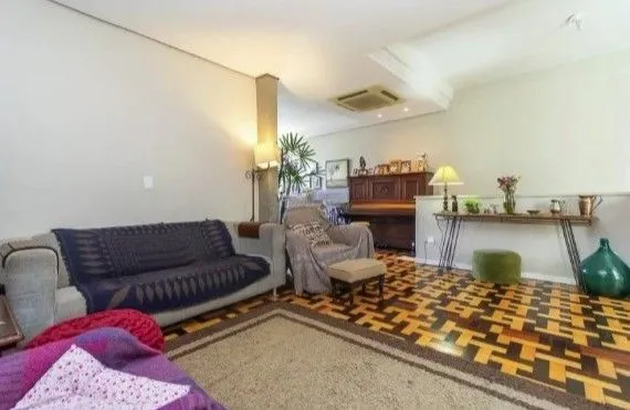 Imagem Casa para Venda - 115m², 3 dormitórios, 1 vaga - Petrópolis