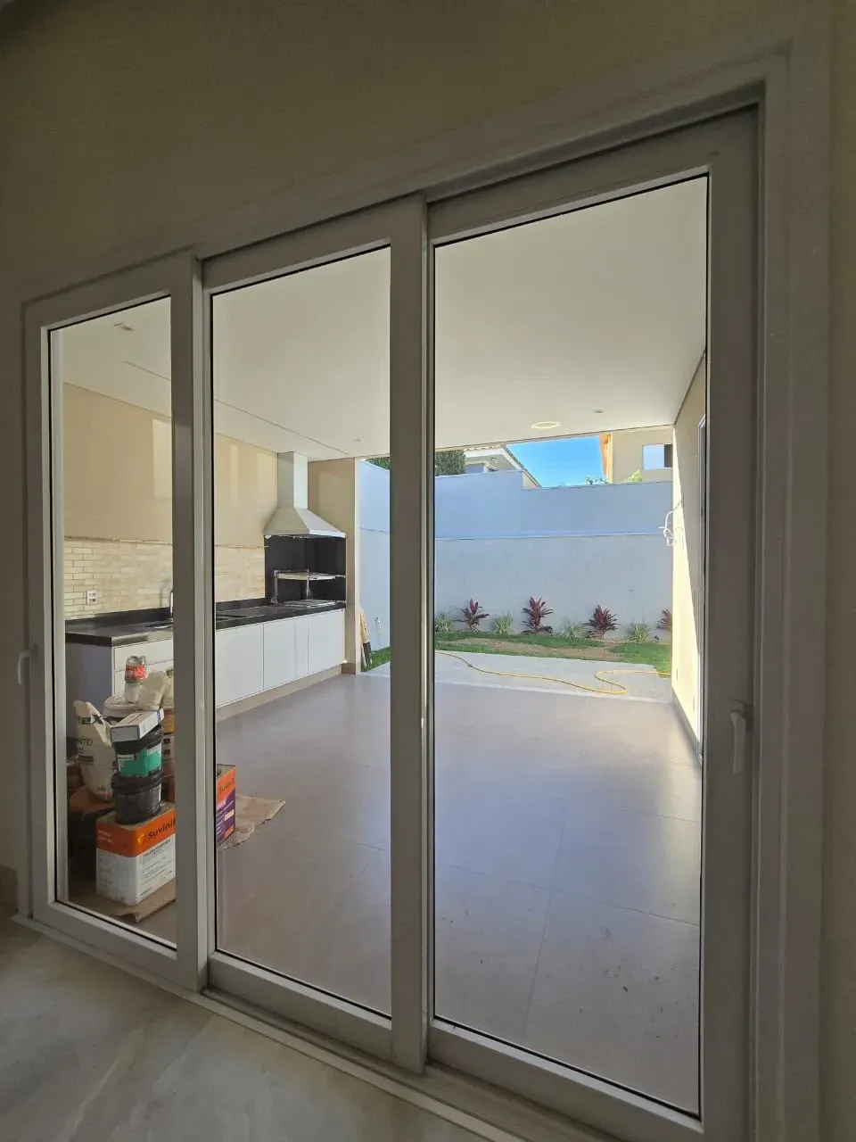 Imagem Imóvel Espetacular à Venda em Araraquara-SP: Casa de Luxo no Condomínio Buona Vita, 3 Suítes e 4 Vagas de Garagem.