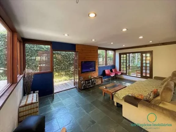 Imagem Casa Semitérrea com 4d/1ste. , lareira, piscina e gazebo!