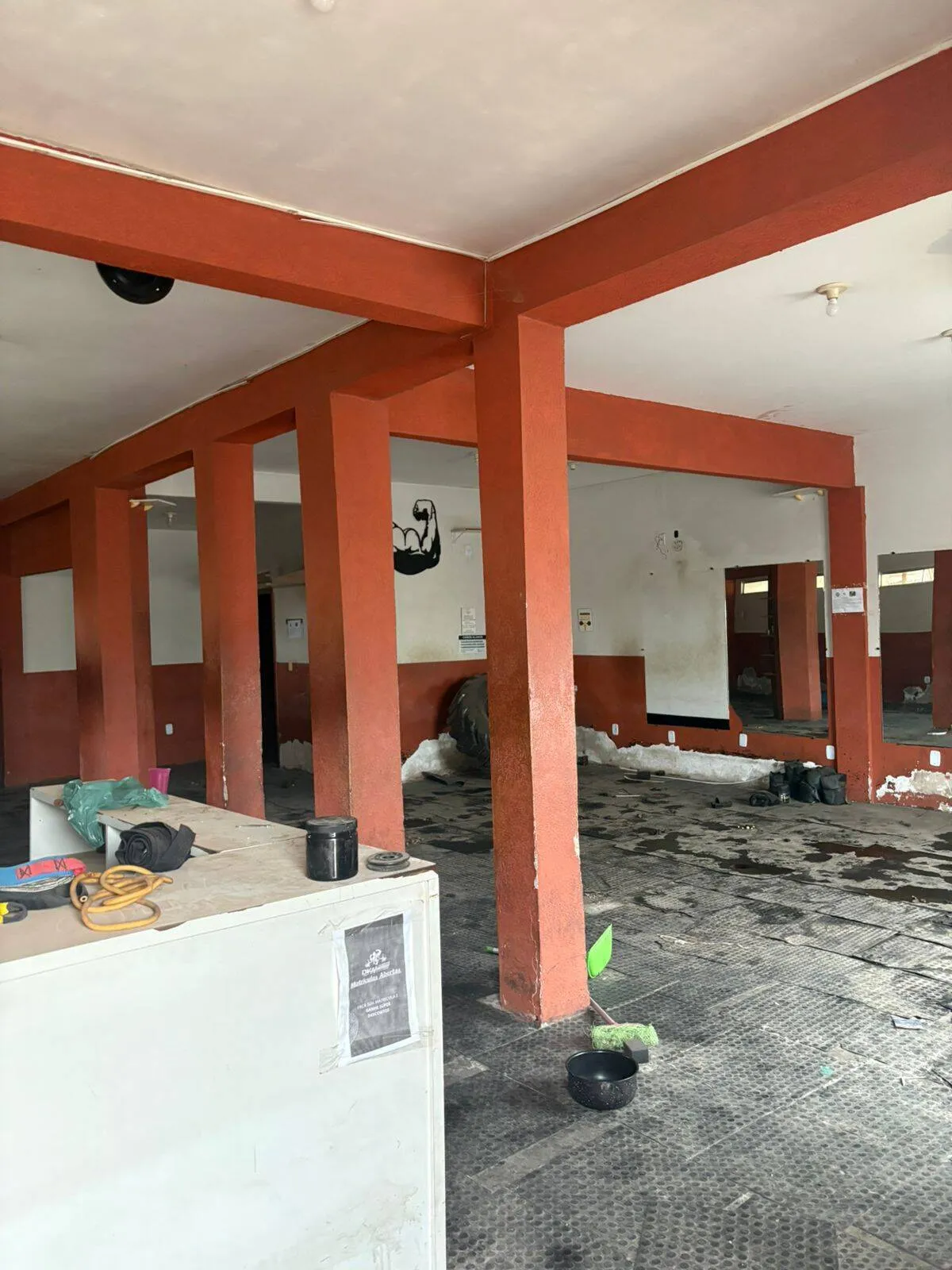 Imagem Casa + 2 Salões Comerciais na Cohab Canellas