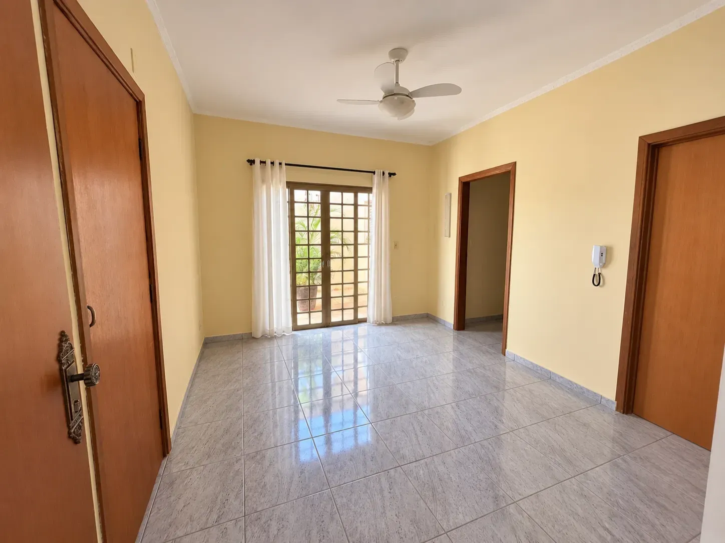 Foto do imóvel: Casa com 3 Quartos à Venda, 240 m² em Vila Curti