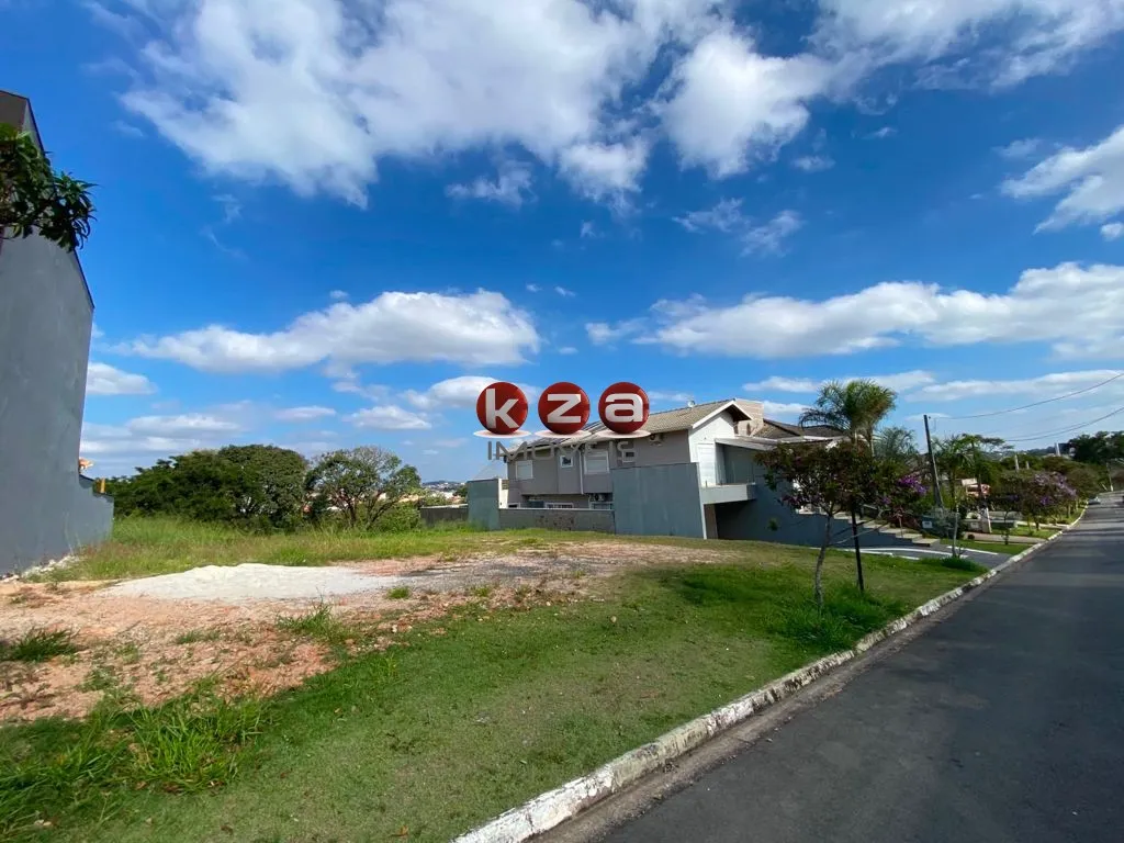 Imagem Terreno à Venda em Valinhos-SP Condomínio Bosque dos Cambarás 330m² de Área
