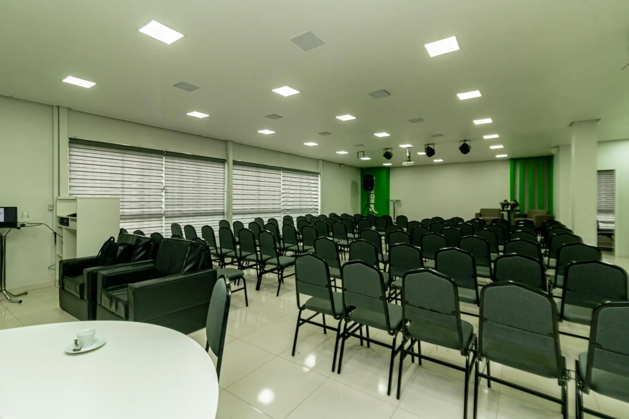 Imagem Prédio Comercial em Navegantes