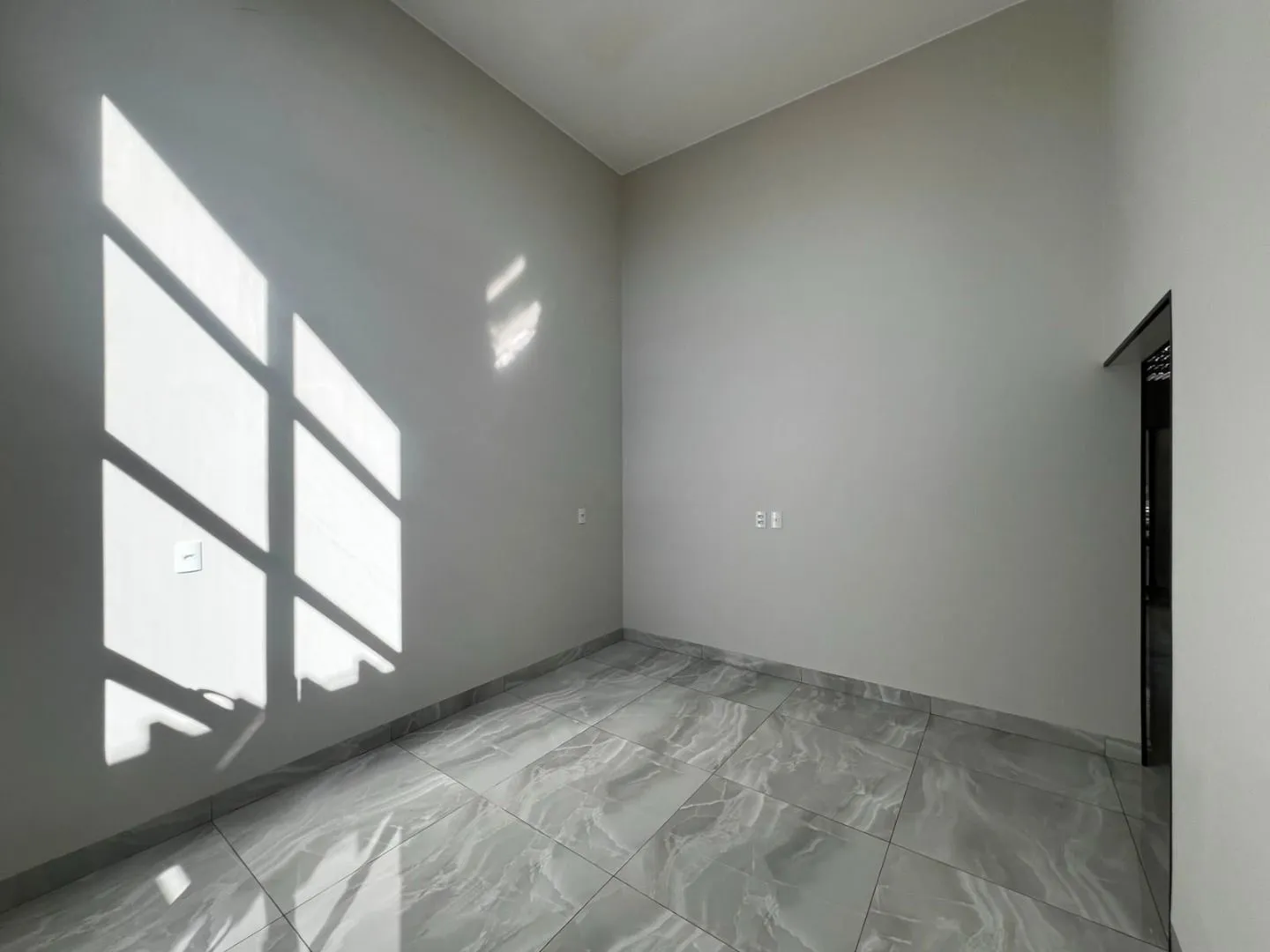 Imagem Casa com 3 dormitórios à venda, 201 m² por R$ 750.000,00 - Afonso Queiroz - Patos de Minas/MG