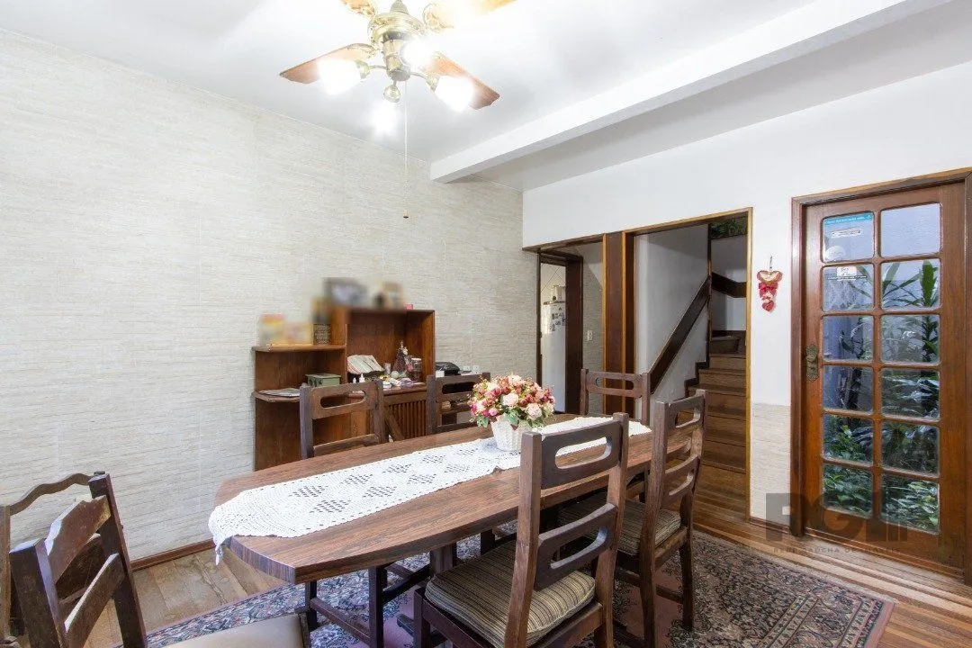 Imagem Casa para Venda - 300m², 3 dormitórios, sendo 1 suites, 4 vagas - Tristeza