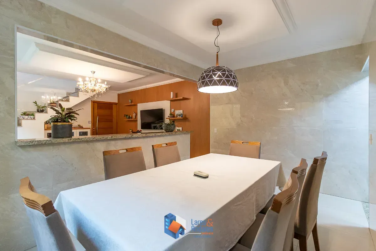 Imagem Casa para venda em Interlagos com 3 quartos, sendo 3 suítes, 125m²