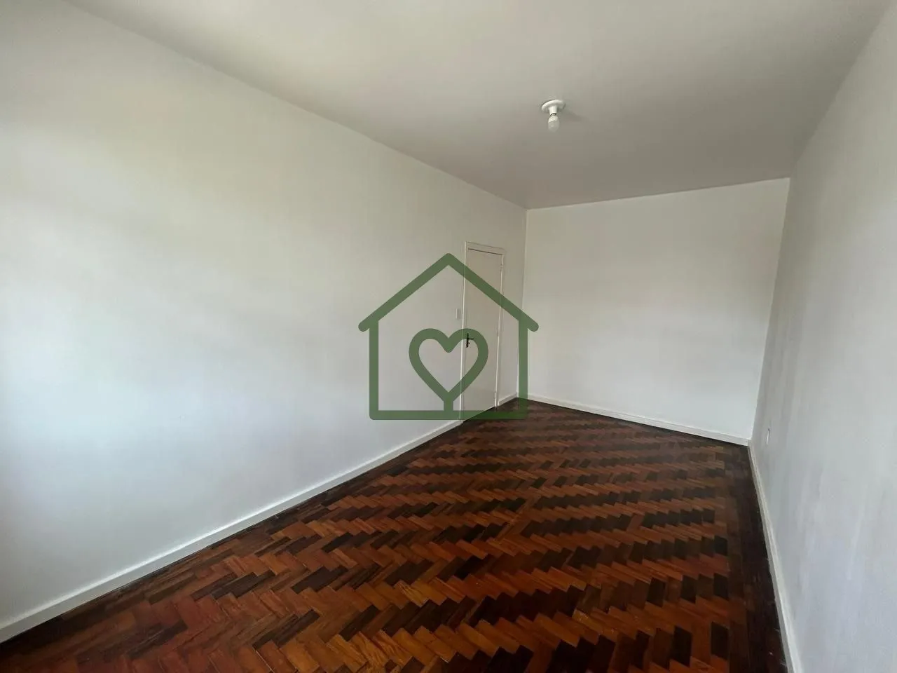 Imagem Ótimo apartamento de 2 dormitórios.
Em excelente localização, fica próximo a Orla do Guaíba, c...