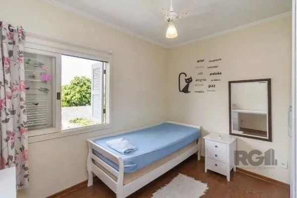 Imagem Vende-se belo sobrado com 3 quartos com suíte e 3 vagas cobertas - 182m² - Vila Ipiranga