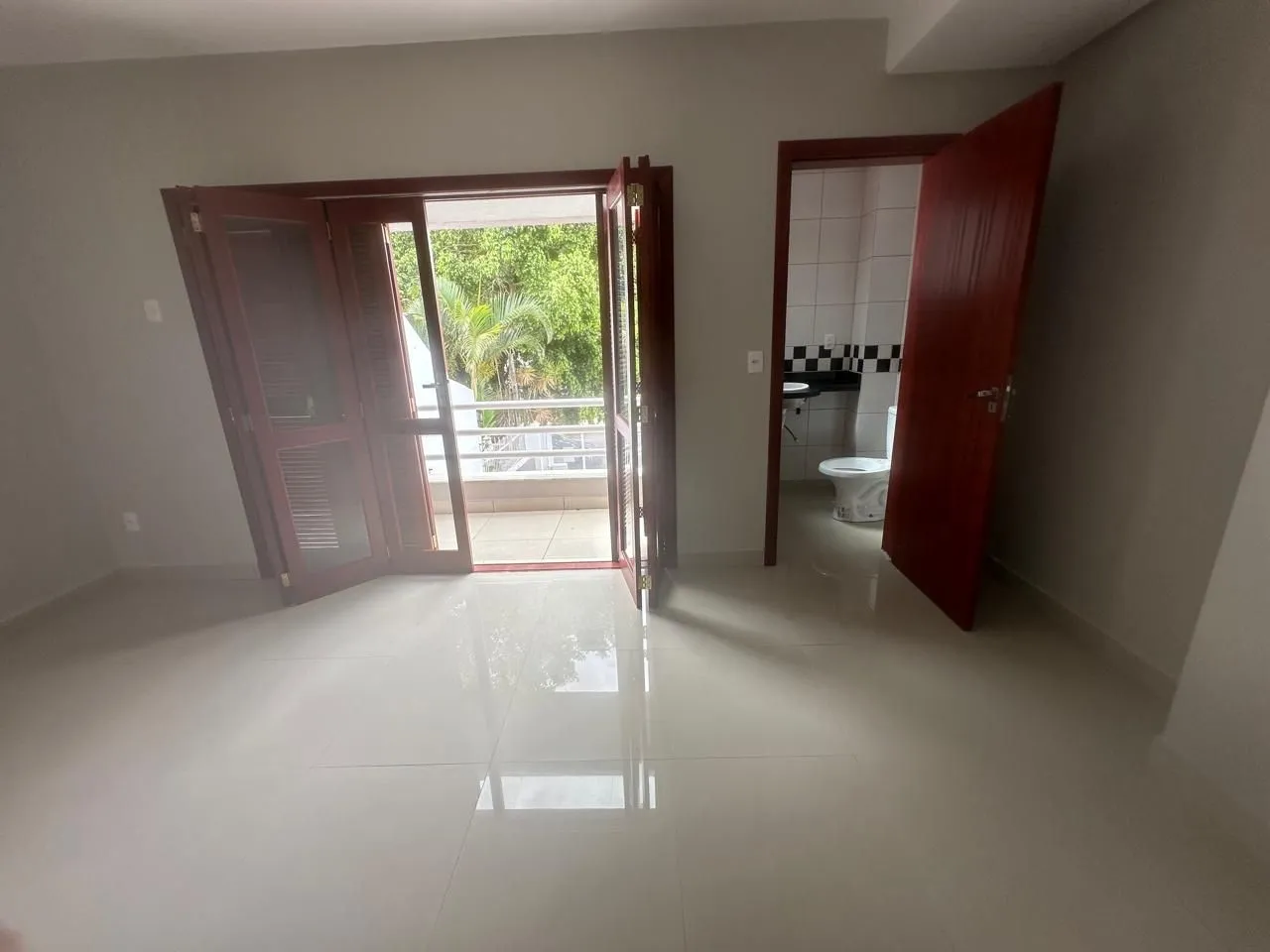 Imagem Vende-se casa com 4 suítes, 184m² e 4 vagas - Chácara das Pedras