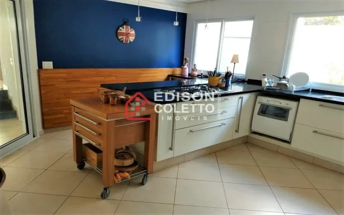 Imagem "Pronto para Morar" Casa de alto padrão à venda no Alphaville Campinas. Com um design moderno e bem iluminado