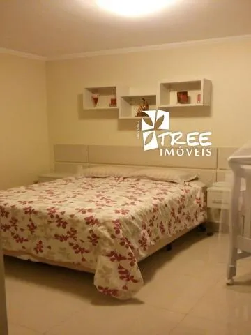 Imagem VENDA DE SOBRADO NO PARQUE SANTA TERESA, EM SANTA ISABEL/SP, 366m² com 4 quartos, suíte com planejados, cozinha, 04 salas e 03 vagas. CONSULTE-NOS.