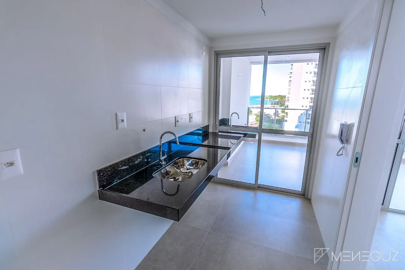 Imagem Apartamento 2 Quartos (1 Suíte) na Praia do Morro - Vista para o Mar e Lazer Completo na Cobertura