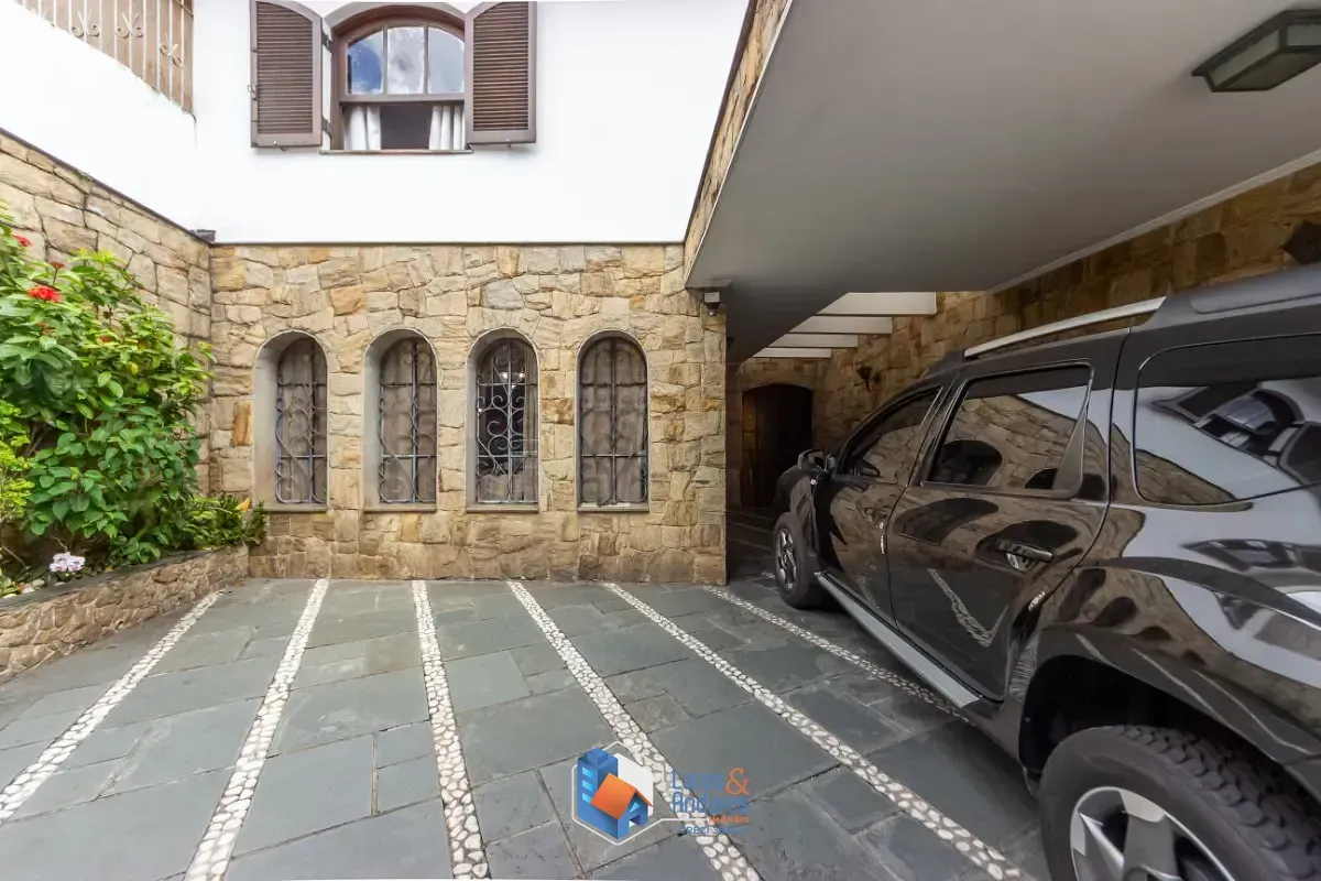 Imagem Sobrado para venda em Vila Guilherme com 4 quartos, sendo 2 suítes, 181m²