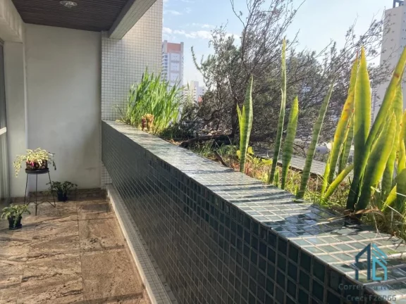 Imagem Apartamento Mobiliado, 03 quartos c/suíte, 02 vagas, 30 metros do shopping no Batel/Água Verde em Curitiba PR