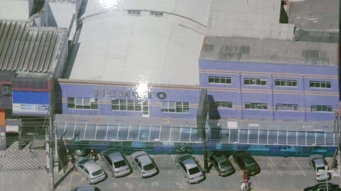Imagem Salão comercial de 420 m² para locação no andar superior da Avenida Itavuvu, em Sorocaba, ideal para academia e depósito