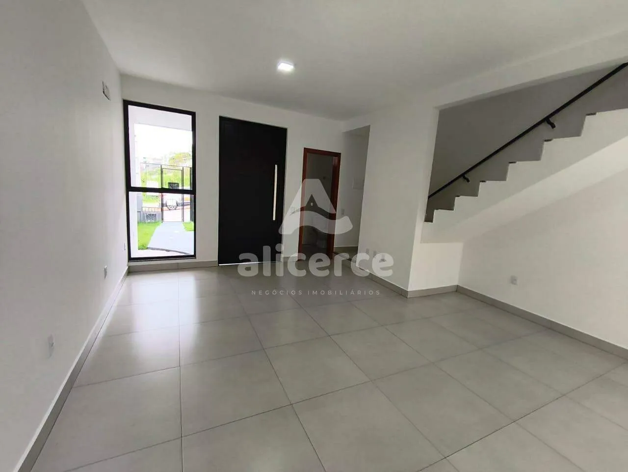 Imagem Sobrado à venda com 3 quartos 1 suíte, 100m² em Serraria São José