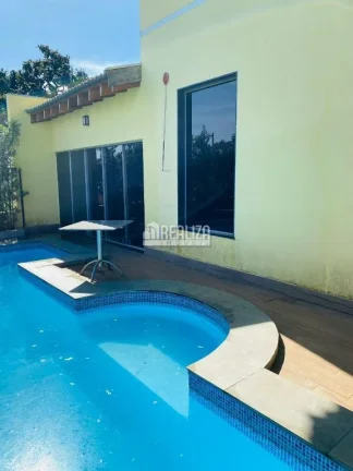 Imagem Casa a venda de 3 Suítes em Condomínio Residencial Mário de Almeida Franco
