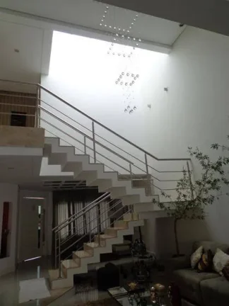 Imagem Casa à venda no Condomínio Reserva Real em Paulínia

Localização com fácil acesso pela Rodovia...