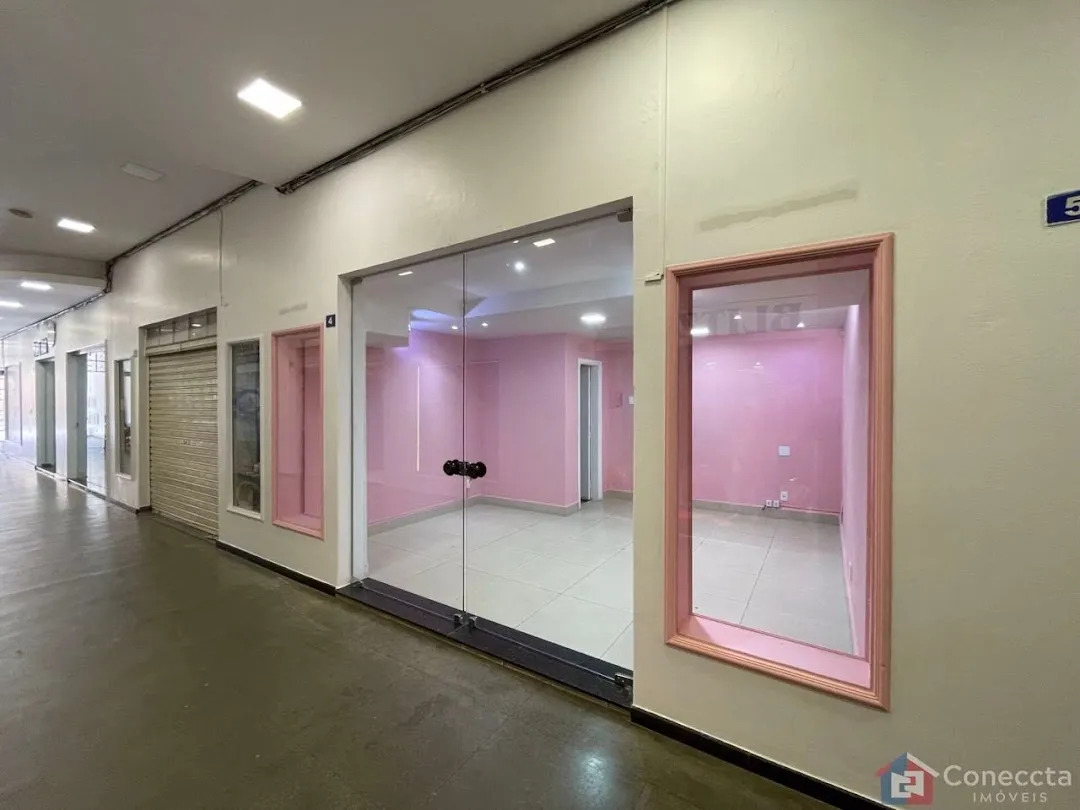 Imagem Loja para alugar, 21 m² por R$ 936,37 - Centro - Patos de Minas/MG