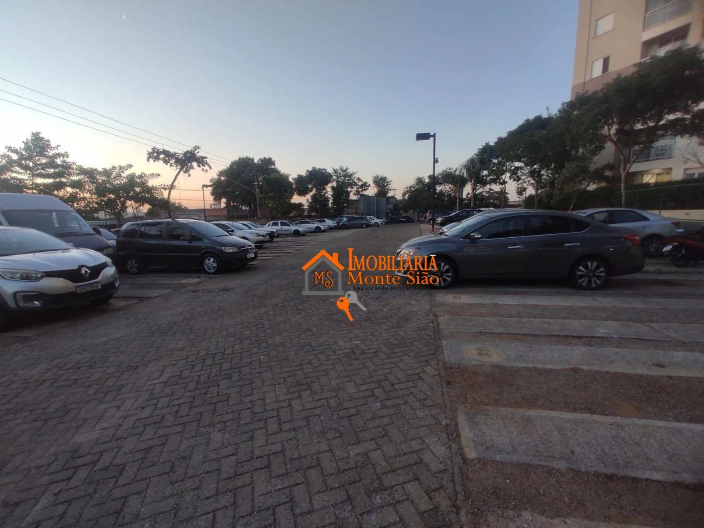 Imagem Apartamento com 2 dormitórios à venda, 47 m² por R$ 325.000,00 - Jardim das Oliveiras - São Paulo/SP
