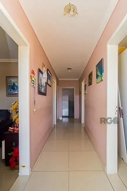 Imagem casa de 4 dormitórios, no bairro Lomba do Pinheiro