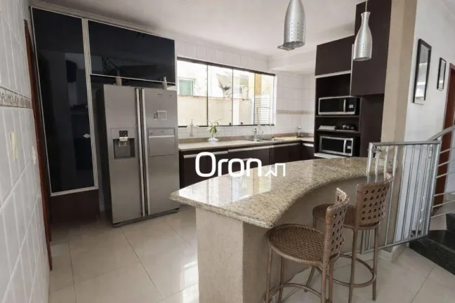 Imagem Sobrado à venda, 280 m² por R$ 2.250.000,00 - Jardins Madri - Goiânia/GO