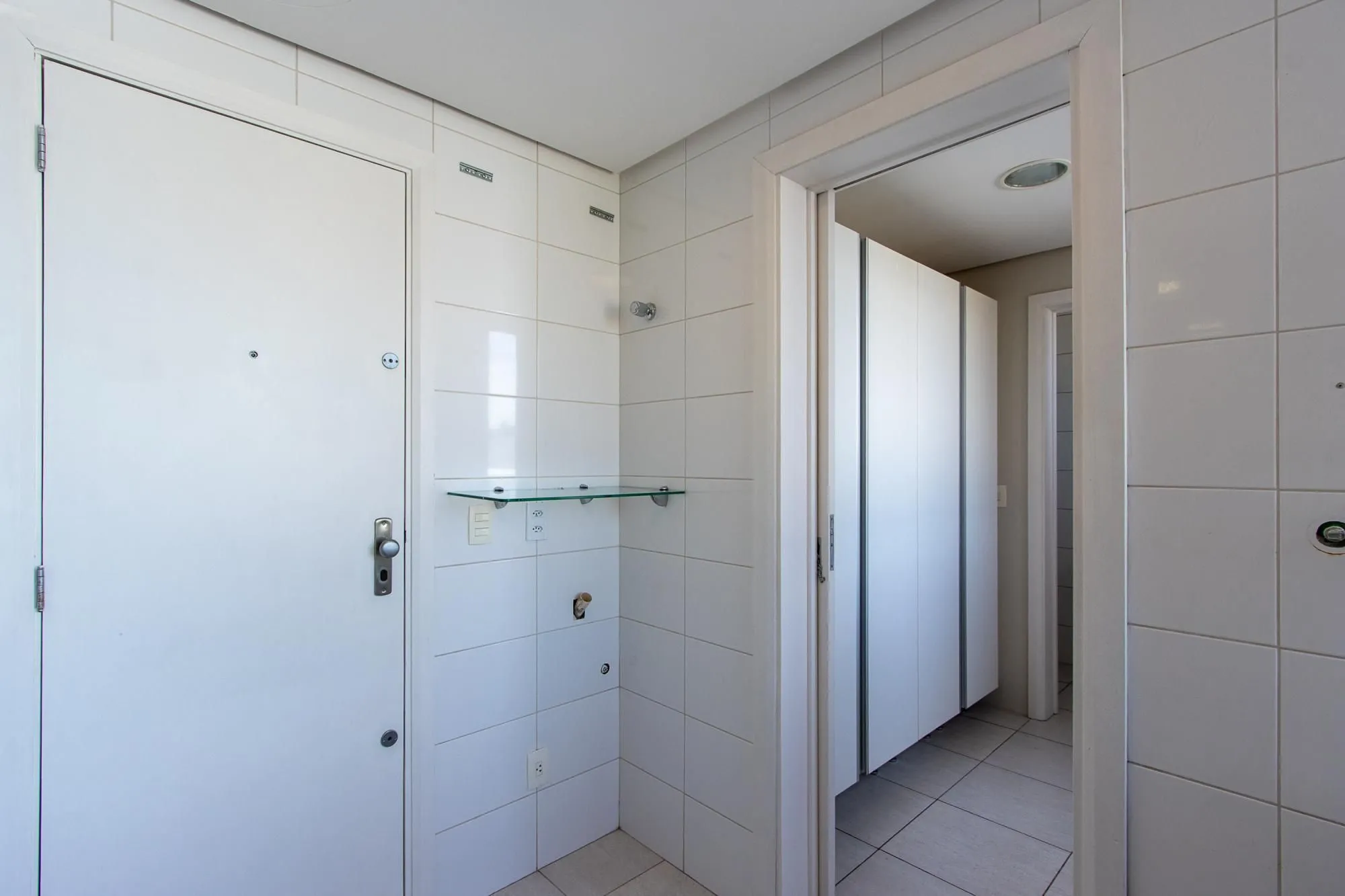 Imagem Excelente apartamento de 3 dormitórios, 1 suíte e 2 vagas de garagem.