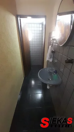 Imagem Imperdível: Casa à venda na zona Leste de São Paulo, com 3 quartos, 1 suíte e 6 vagas de garagem!
