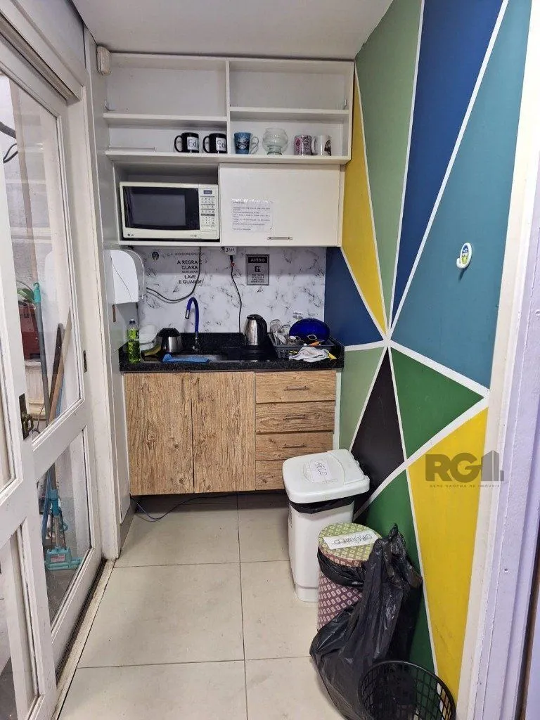 Imagem casa misto -7 salas - 325,12 m² - Menino Deus