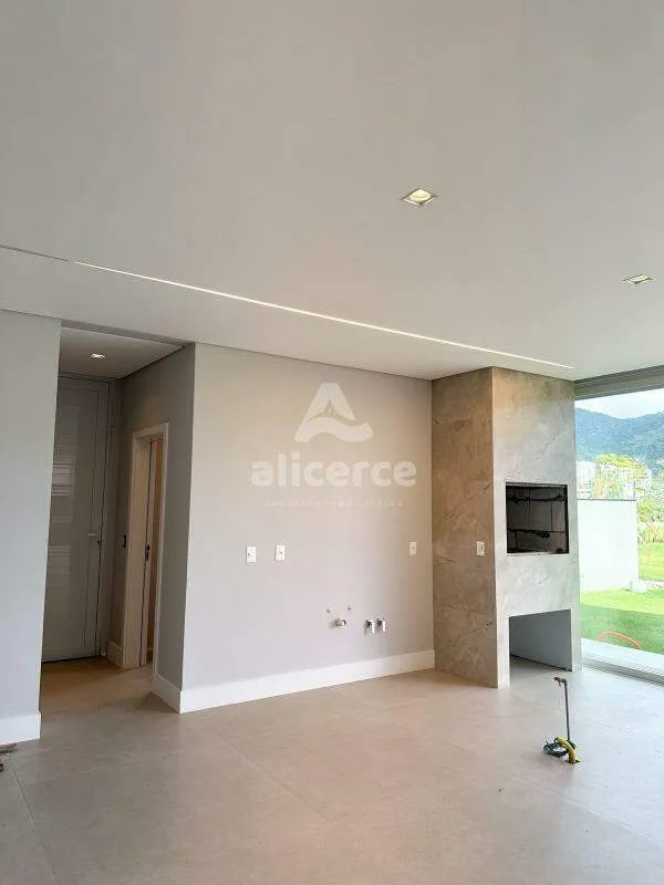 Imagem Casa à venda com 3 quartos 3 suítes, 241m² em Pedra Branca Palhoça