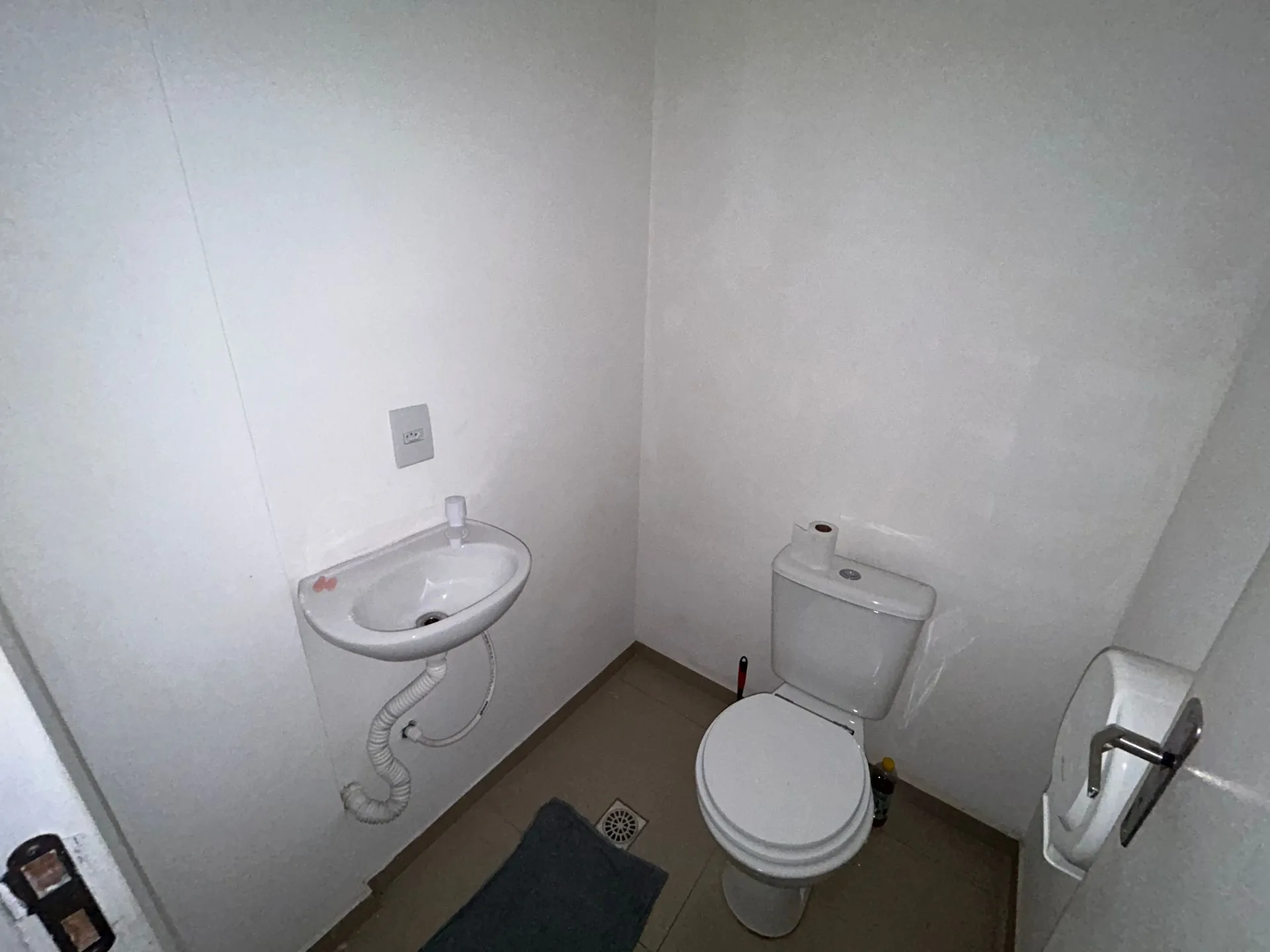 Imagem Sala comercial à venda em Porto Alegre, Centro Histórico, 72m2