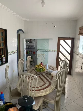 Imagem Casa de Alto Padrão na Atalaia - 4 Quartos, Piscina e Espaço de Churrasqueira - Imperdível!