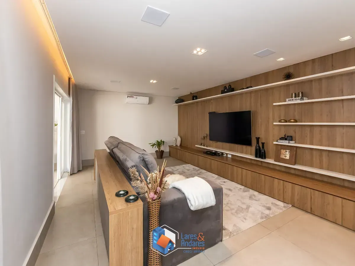 Imagem Casa para venda em Planalto Paulista com 4 quartos, sendo 2 suítes, 319m²
