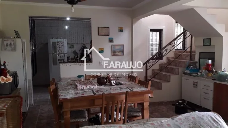 Imagem Casa em Condomínio à Venda em Sorocaba-SP, Jardim Ibiti: 3 Quartos, 1 Suíte, 2 Salas, 2 Banheiros, 6 Vagas, 226m².
