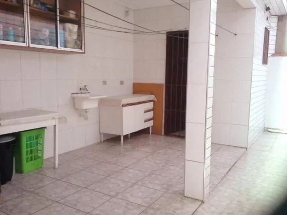 Imagem Sobrado com 4 dormitórios à venda, 216 m² por R$ 750.000,00 - Caiçara - Praia Grande/SP