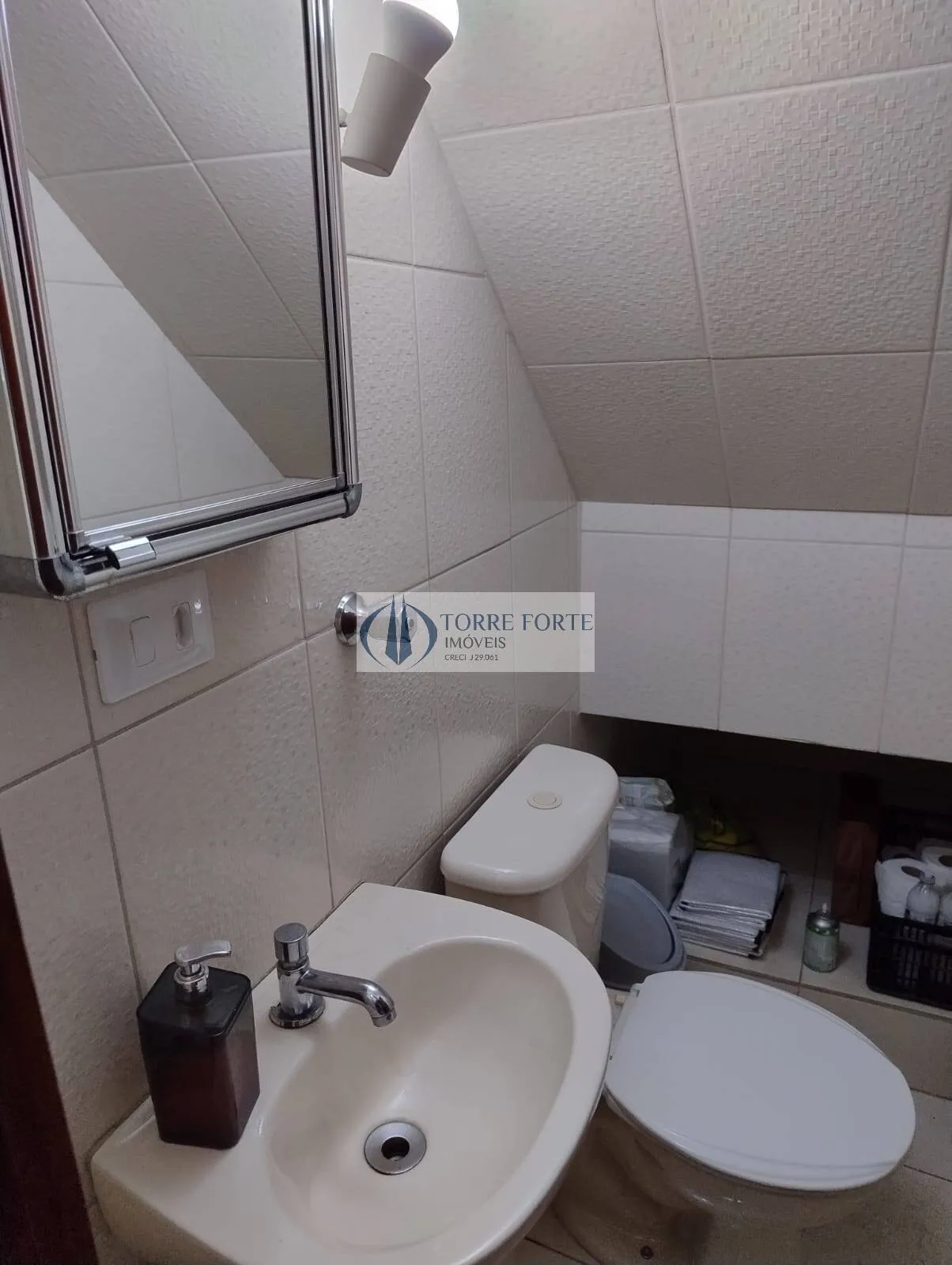 Imagem Casa estilo Sobrado de 185m² com 2 dormitórios no Jardim Vila Formosa