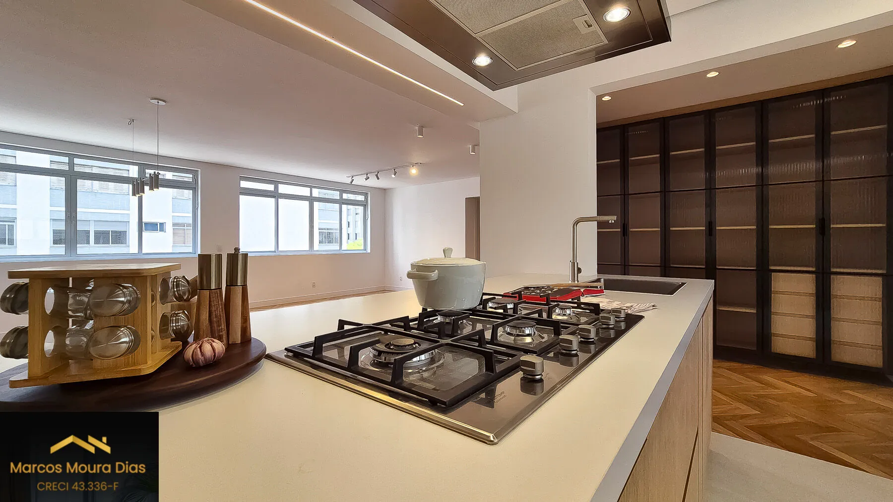 Imagem Apartamento Alameda Casa Branca, Reformado, 3 dormitórios, 1 Suíte, 158 m2