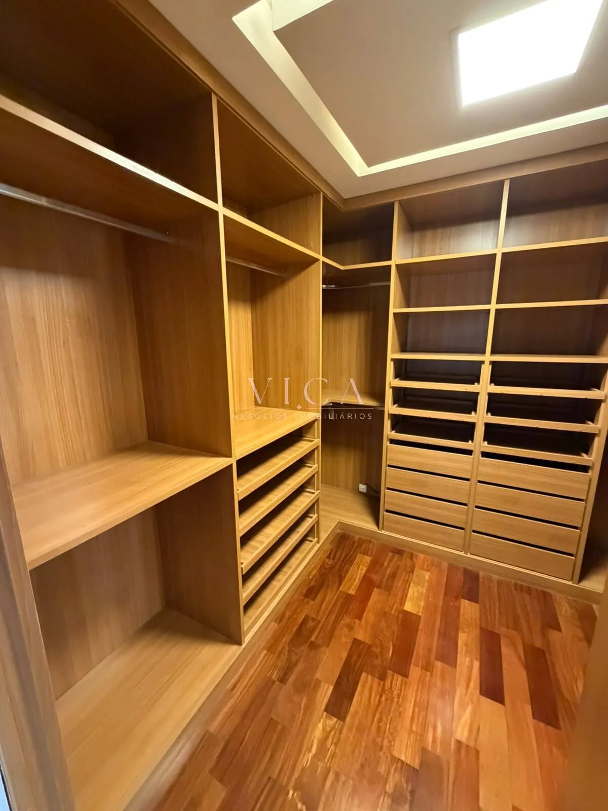 Imagem Essência Alphaville| 212m² 3 Suítes hall privativo 3 vagas|R$ 17.480 mês