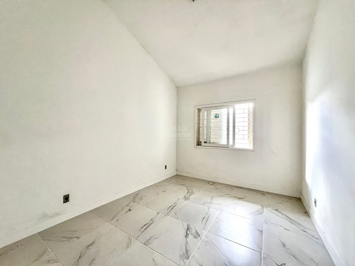 Imagem Casa 04 dormitórios para venda em Xangrilá Atlântida