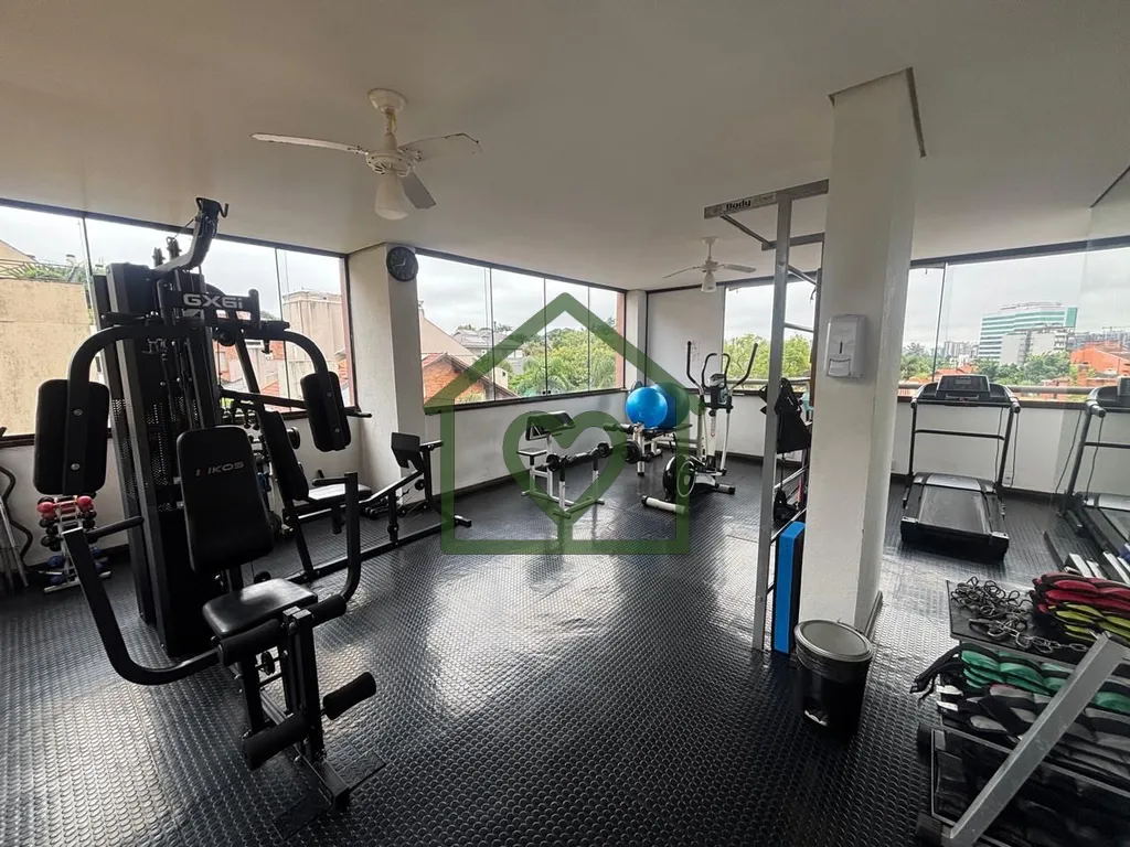 Imagem Vendo Apartamento reformado e semi mobiliado com três dormitórios, sendo um suíte, 800 metros do ...